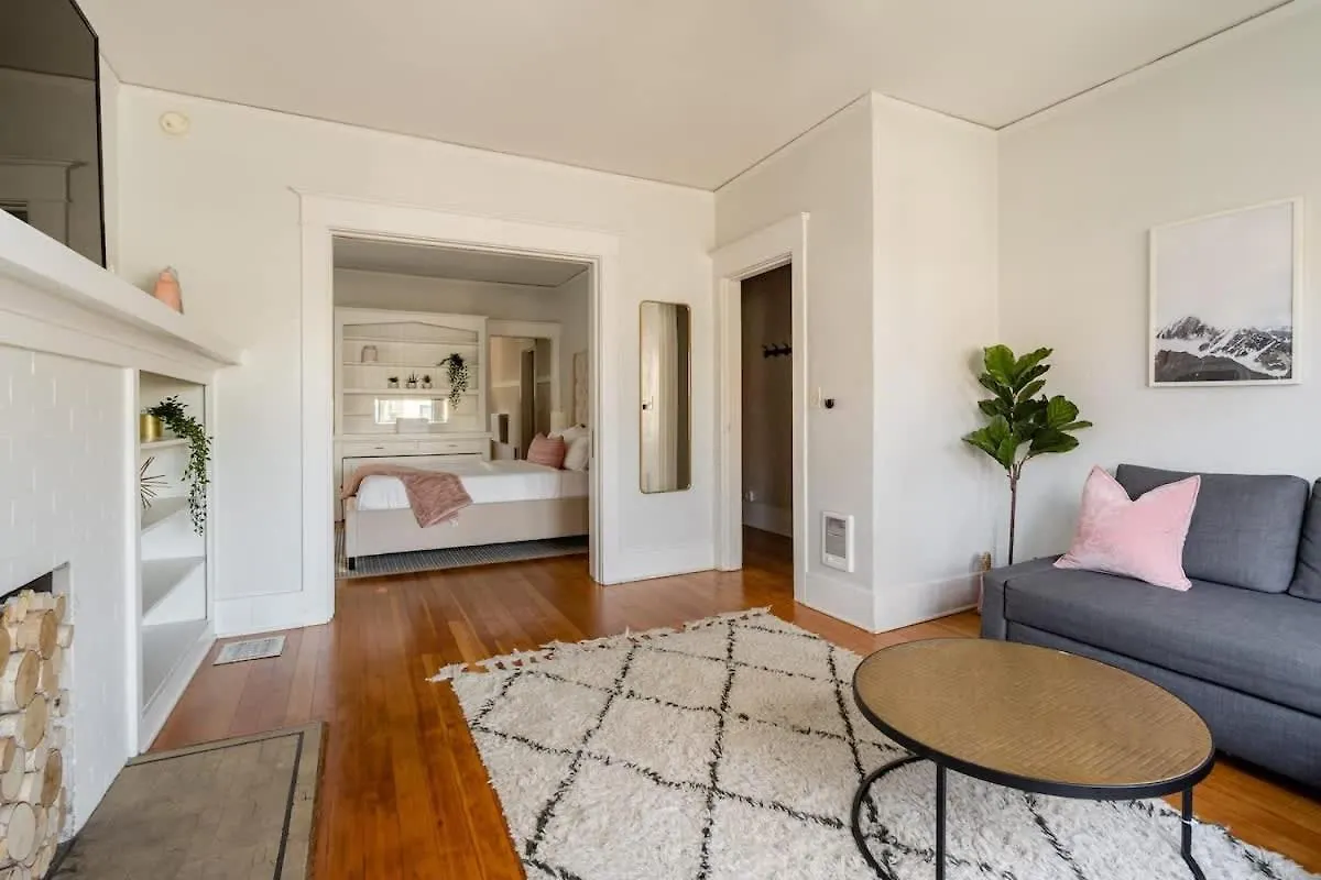 Stay Portland Collection - Sunnyside Wonderland- Coffee Shops, Bars & Parks 0*,  United States