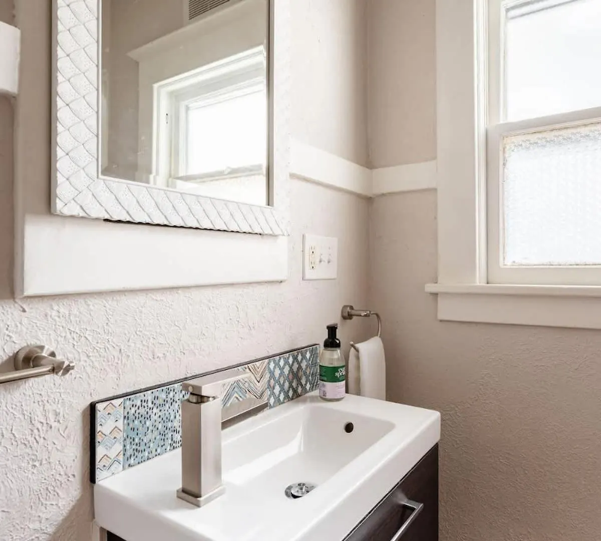 Apartment Stay Portland Collection - Sunnyside Wonderland- Coffee Shops, Bars & Parks